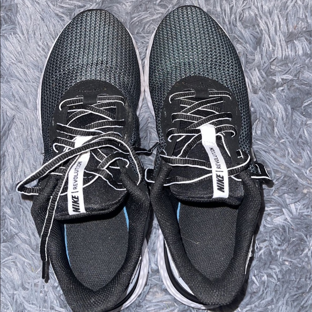 Women’s Nike Revolution